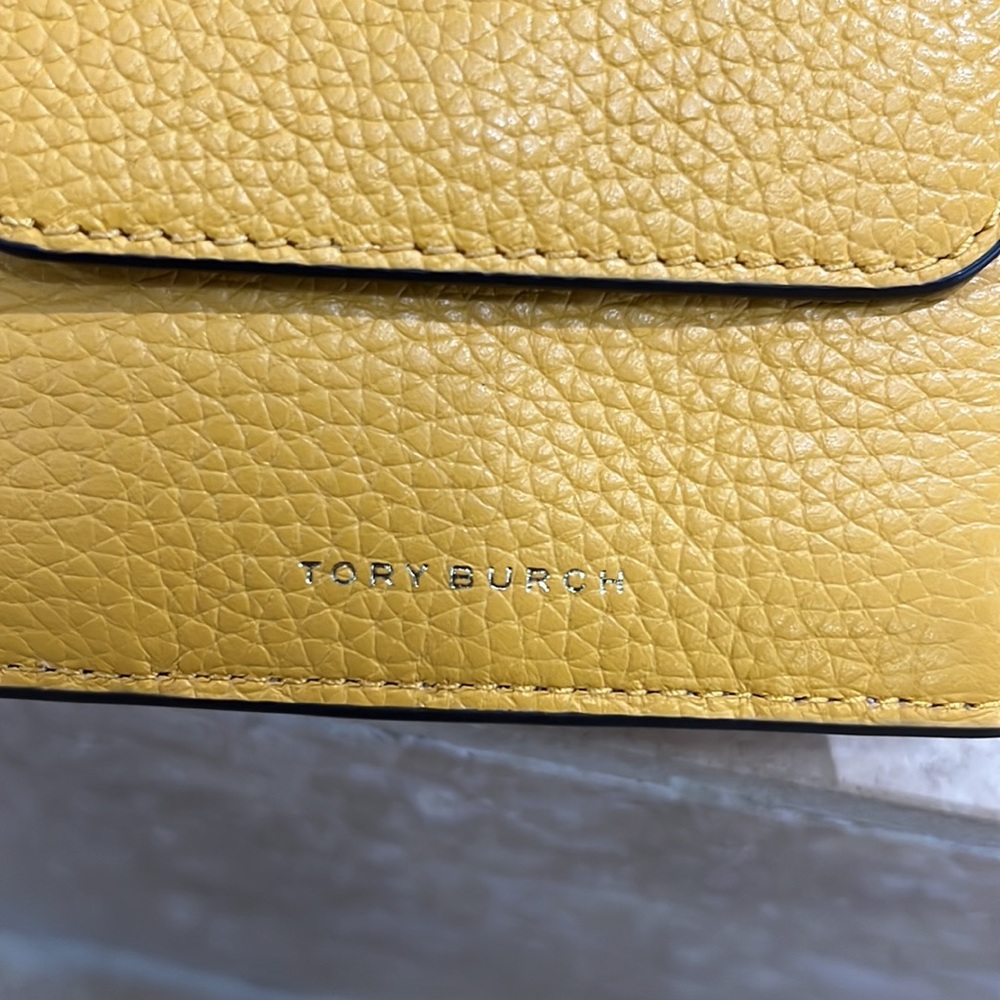 ❗️PRICE DROP❗️Tory Burch Trifold Wallet - Picture 6 of 9